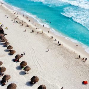 Beach view in Playa Delfines in Cancun, the beach with the best panoramic view | By Traveliere Transfers